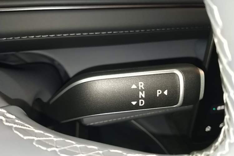Used Nio ES8 2026 Model 6-seat Executive Signature Edition Gear Lever
