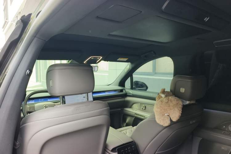 Used Nio ES8 2026 Model 6-seat Executive Signature Edition Headliner