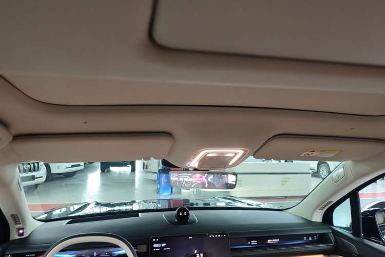 Used Nio ES8 2026 Model 6-seat Executive Signature Edition Headliner