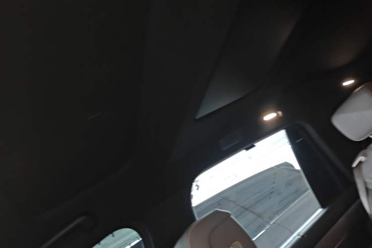 Used Nio ES8 2026 Model 6-seat Executive Signature Edition Headliner