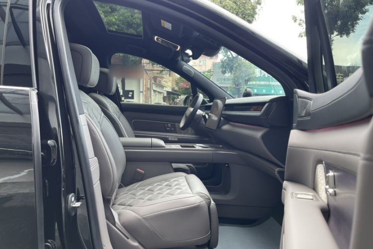 Used Nio ES8 2026 Model 6-seat Executive Signature Edition Interior 1