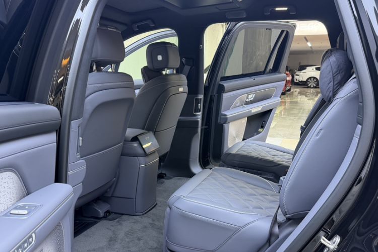 Used Nio ES8 2026 Model 6-seat Executive Signature Edition Interior 1
