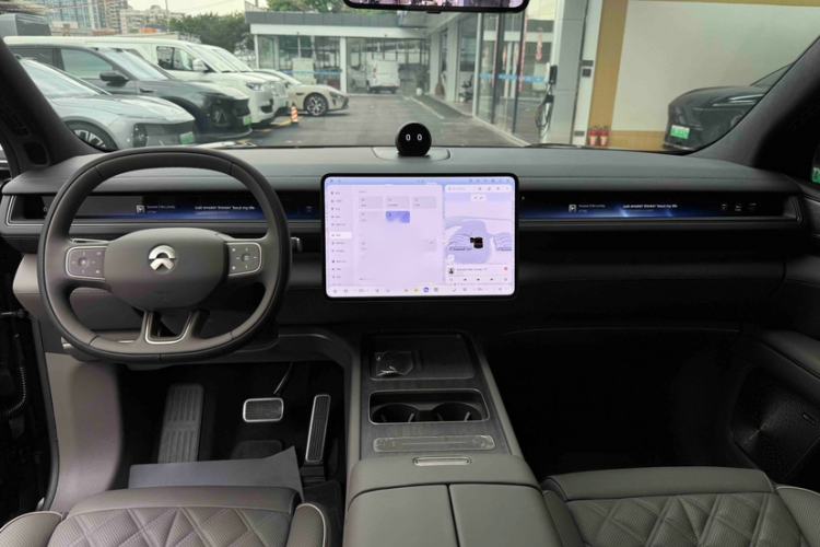 Used Nio ES8 2026 Model 6-seat Executive Signature Edition Interior 11