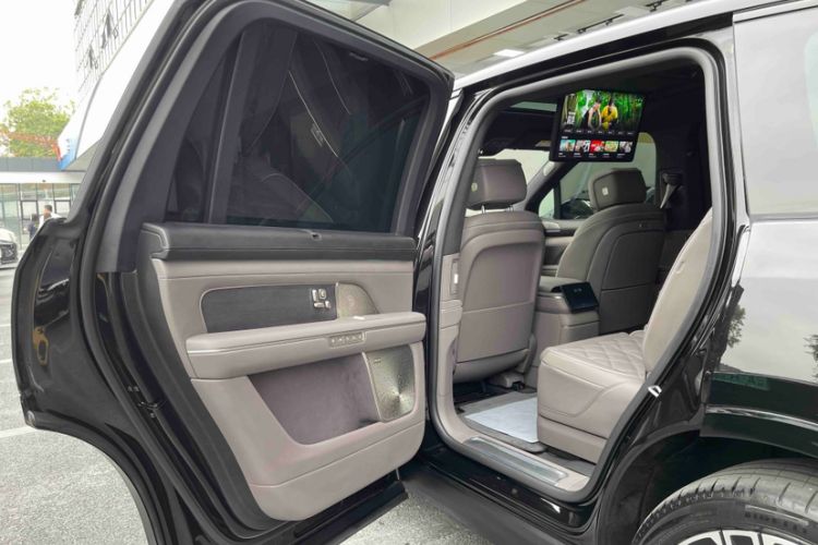 Used Nio ES8 2026 Model 6-seat Executive Signature Edition Interior 12