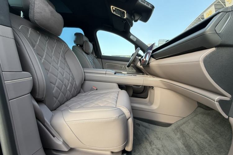 Used Nio ES8 2026 Model 6-seat Executive Signature Edition Interior 2