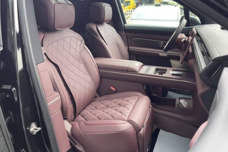 Used Nio ES8 2026 Model 6-seat Executive Signature Edition Interior 2