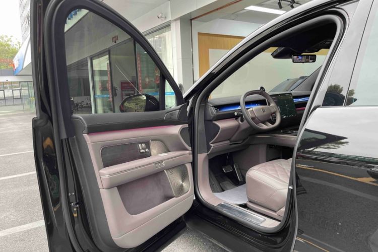 Used Nio ES8 2026 Model 6-seat Executive Signature Edition Interior 3