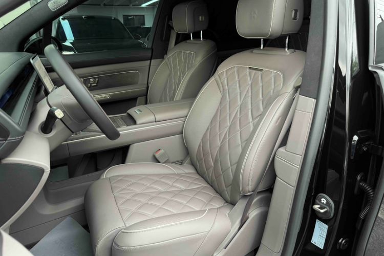 Used Nio ES8 2026 Model 6-seat Executive Signature Edition Interior 4