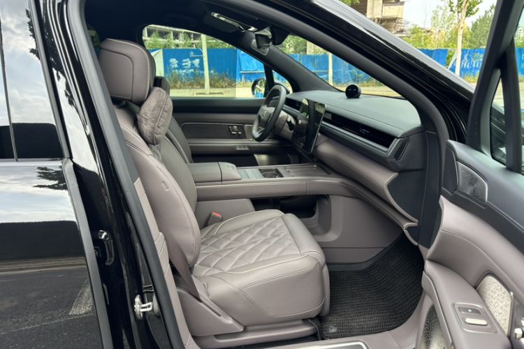 Used Nio ES8 2026 Model 6-seat Executive Luxury Edition Interior 5