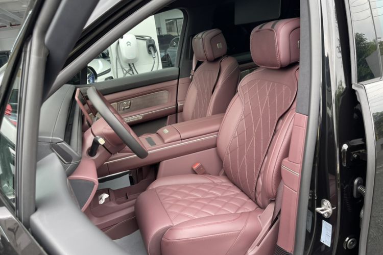 Used Nio ES8 2026 Model 6-seat Executive Signature Edition Interior 5