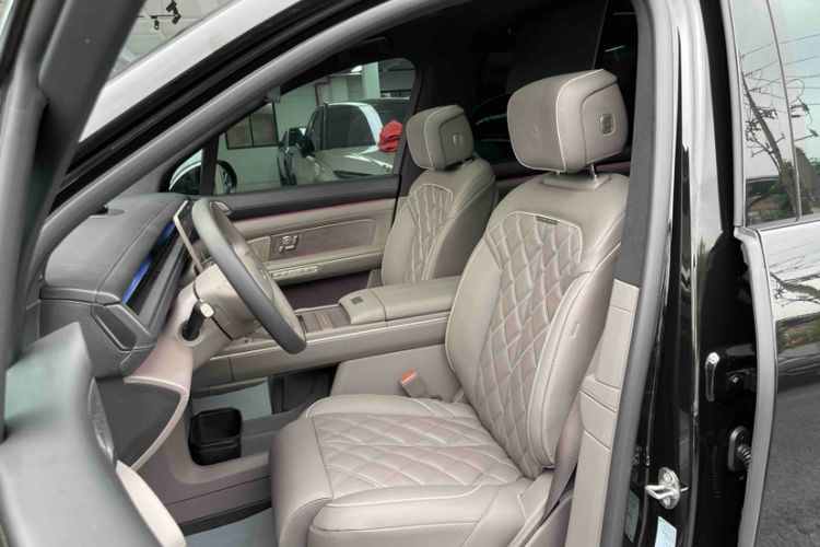 Used Nio ES8 2026 Model 6-seat Executive Signature Edition Interior 6