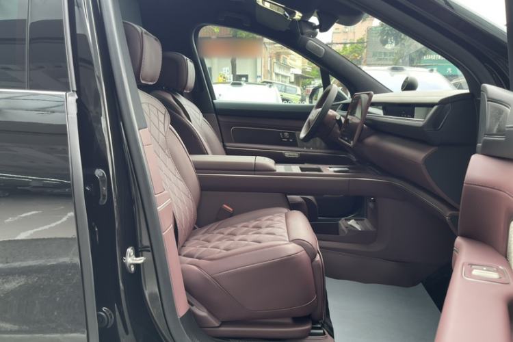 Used Nio ES8 2026 Model 6-seat Executive Signature Edition Interior 8