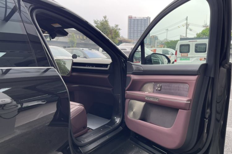 Used Nio ES8 2026 Model 6-seat Executive Signature Edition Interior 9