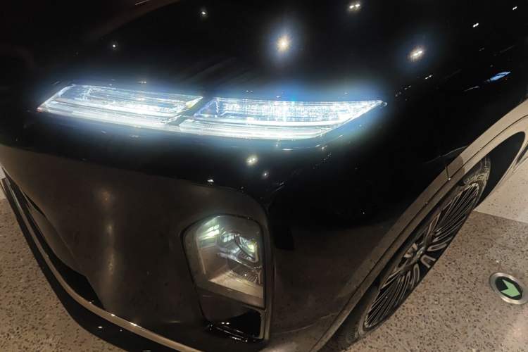 Used Nio ES8 2026 Model 6-seat Executive Luxury Edition Left Front Headlight