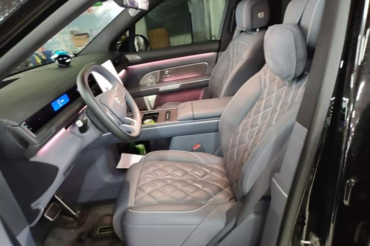 Used Nio ES8 2026 Model 6-seat Executive Luxury Edition Left Front Seat
