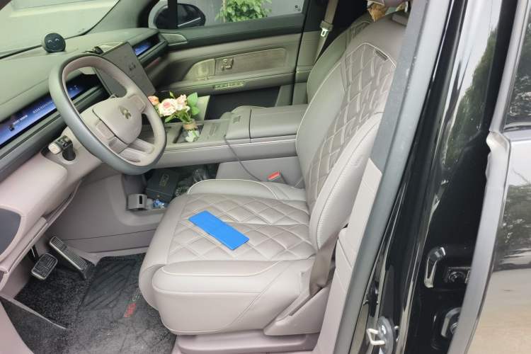Used Nio ES8 2026 Model 6-seat Executive Signature Edition Left Front Seat