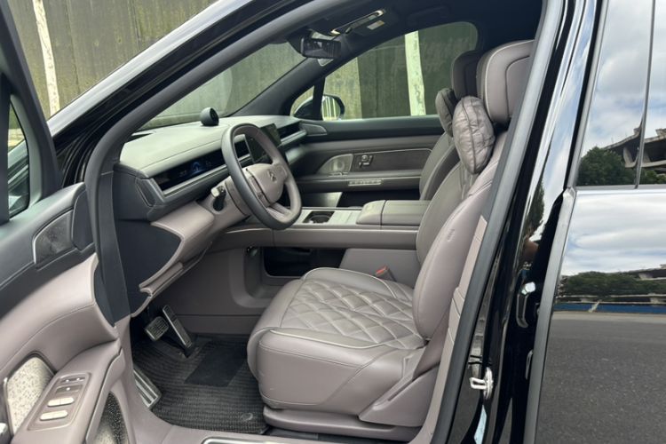 Used Nio ES8 2026 Model 6-seat Executive Luxury Edition Left Front Seat