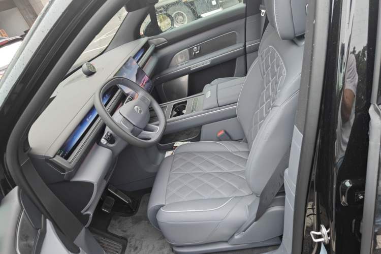 Used Nio ES8 2026 Model 6-seat Executive Luxury Edition Left Front Seat