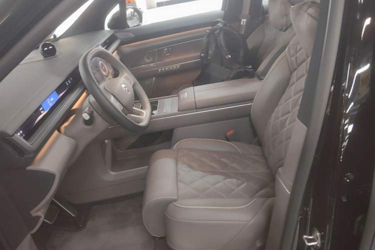 Used Nio ES8 2026 Model 6-seat Executive Signature Edition Left Front Seat