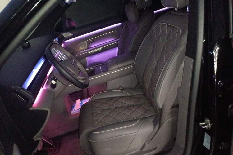 Used Nio ES8 2026 Model 6-seat Executive Signature Edition Left Front Seat