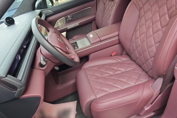 Used Nio ES8 2026 Model 7-seat Executive Luxury Edition Left Front Seat