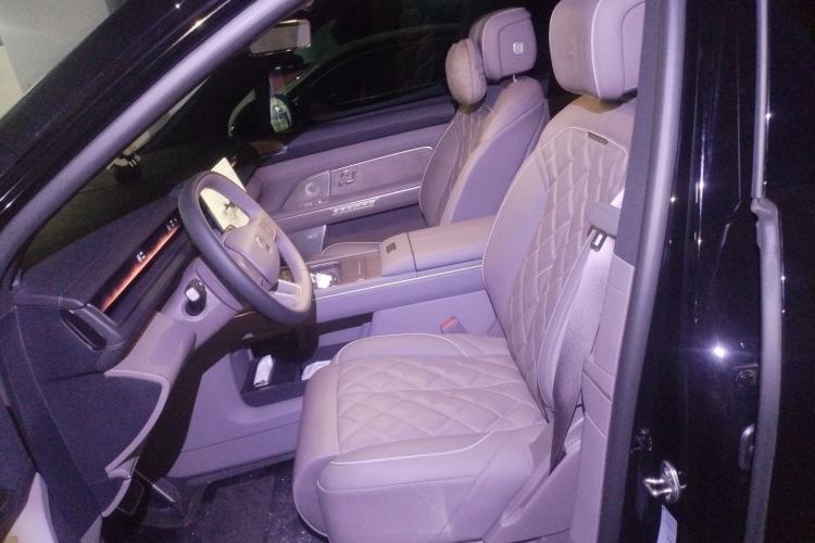 Used Nio ES8 2026 Model 6-seat Executive Signature Edition Left Front Seat