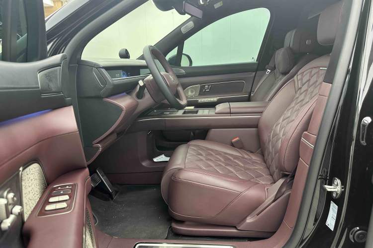 Used Nio ES8 2026 Model 6-seat Executive Signature Edition Left Front Seat