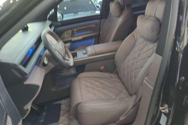 Used Nio ES8 2026 Model 6-seat Executive Signature Edition Left Front Seat