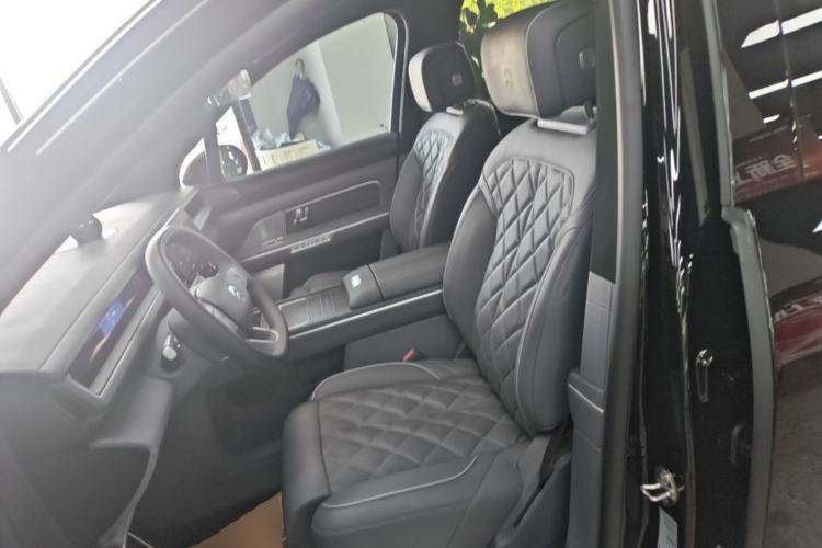 Used Nio ES8 2026 Model 6-seat Executive Luxury Edition Left Front Seat