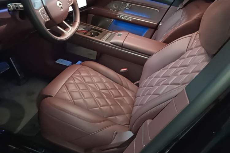 Used Nio ES8 2026 Model 6-seat Executive Signature Edition Left Front Seat
