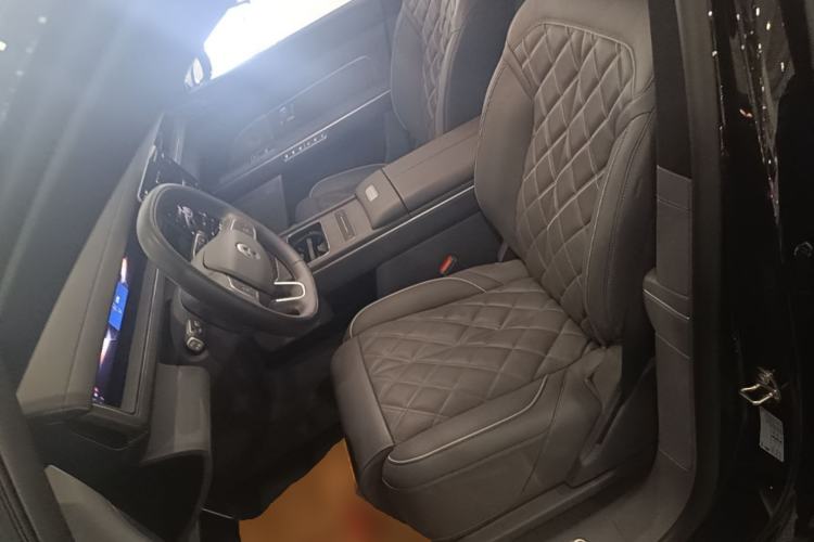Used Nio ES8 2026 Model 7-seat Executive Luxury Edition Left Front Seat