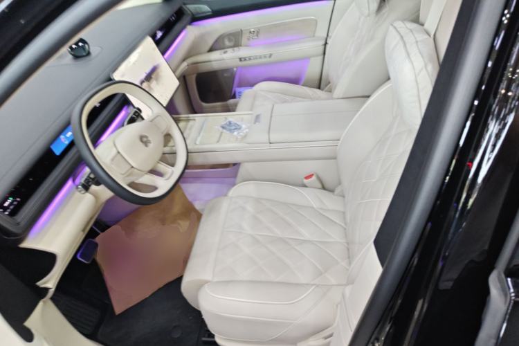 Used Nio ES8 2026 Model 6-seat Executive Signature Edition Left Front Seat