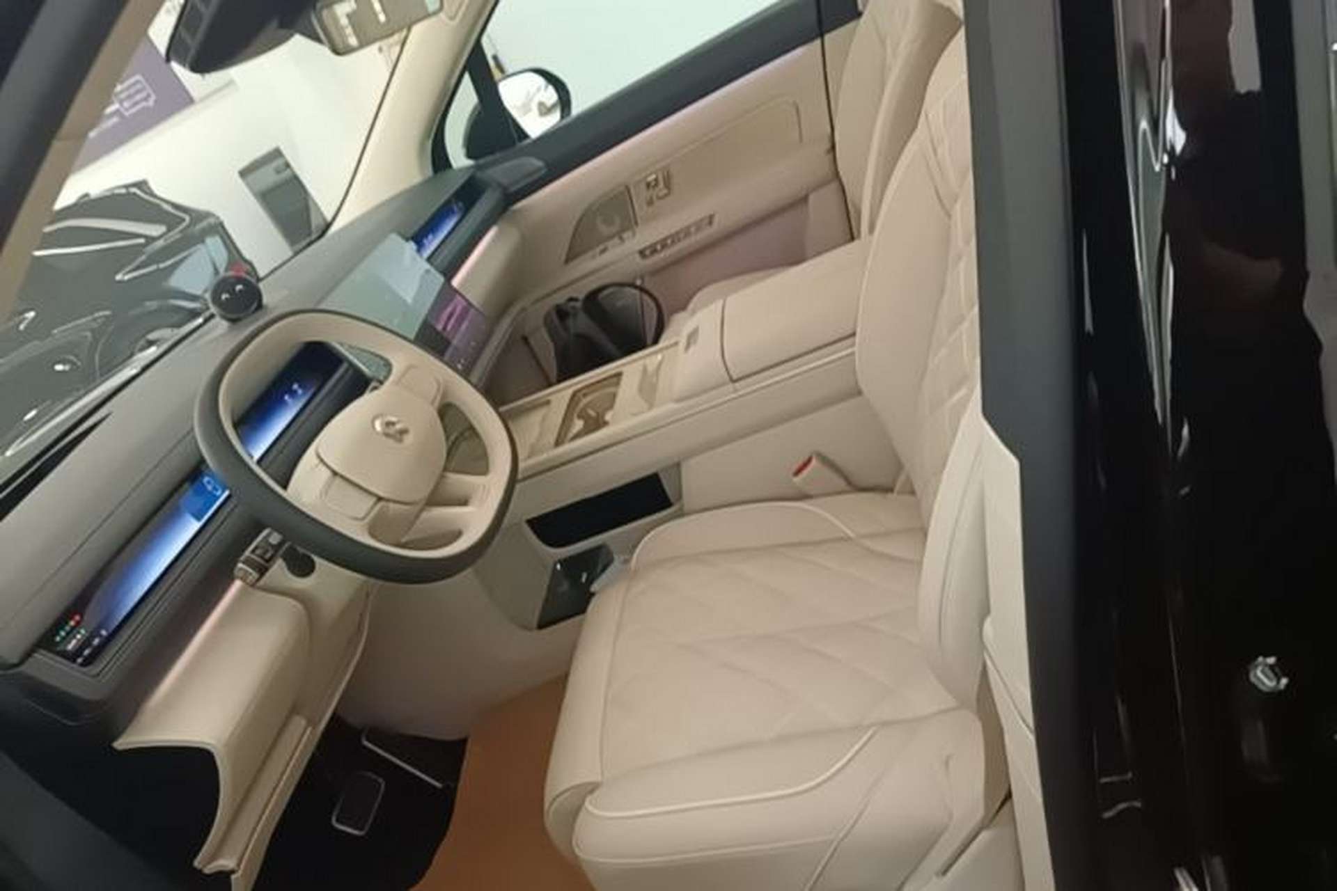 Used Nio ES8 2026 Model 6-seat Executive Luxury Edition Left Front Seat