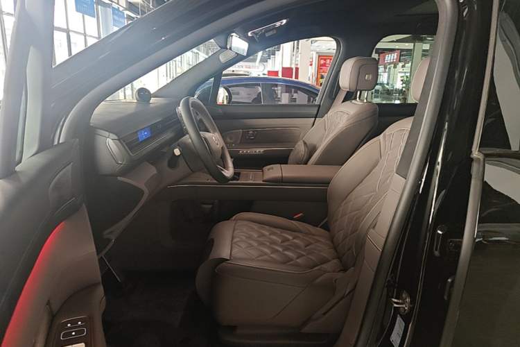 Used Nio ES8 2026 Model 6-seat Executive Luxury Edition Left Front Seat