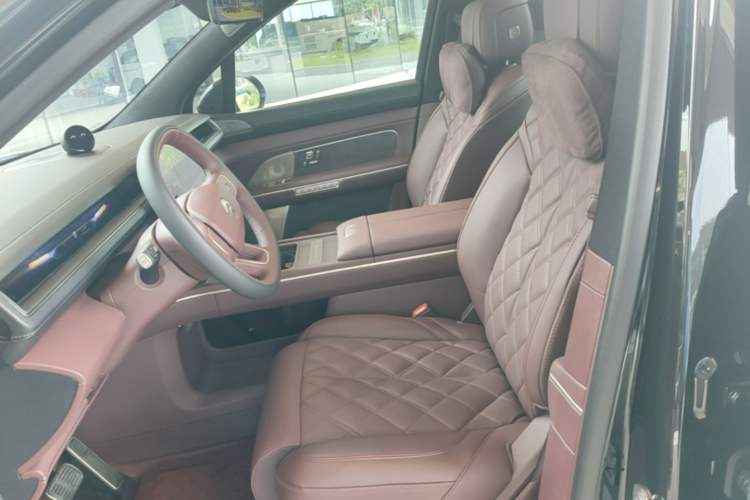 Used Nio ES8 2026 Model 6-seat Executive Signature Edition Left Front Seat