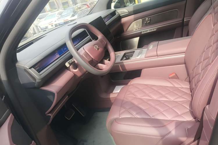 Used Nio ES8 2026 Model 6-seat Executive Luxury Edition Left Front Seat