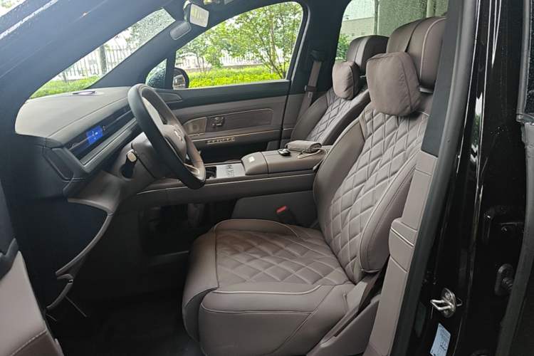 Used Nio ES8 2026 Model 6-seat Executive Luxury Edition Left Front Seat
