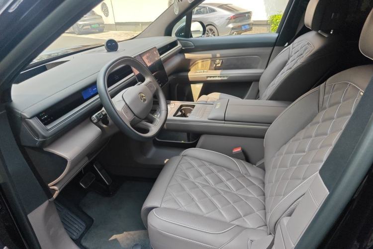 Used Nio ES8 2026 Model 6-seat Executive Signature Edition Left Front Seat