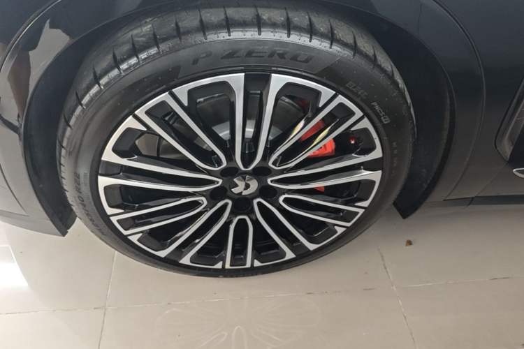 Used Nio ES8 2026 Model 6-seat Executive Signature Edition Left Front Wheel Hub