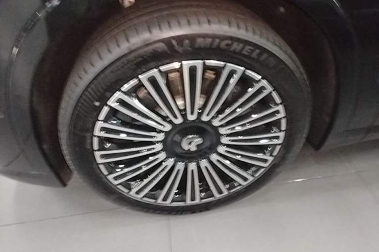 Used Nio ES8 2026 Model 6-seat Executive Luxury Edition Left Front Wheel Hub