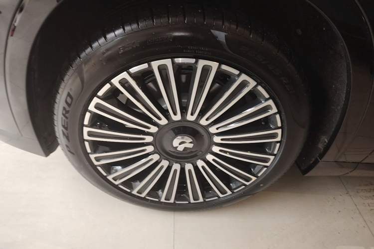 Used Nio ES8 2026 Model 6-seat Executive Luxury Edition Left Front Wheel Hub