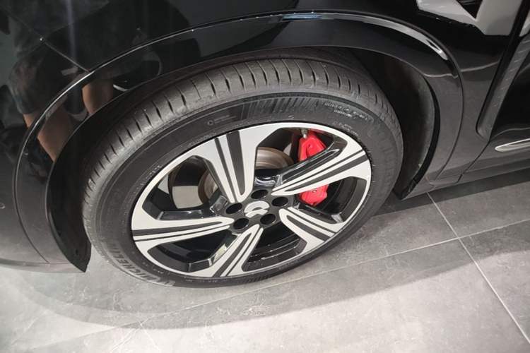Used Nio ES8 2026 Model 6-seat Executive Luxury Edition Left Front Wheel Hub