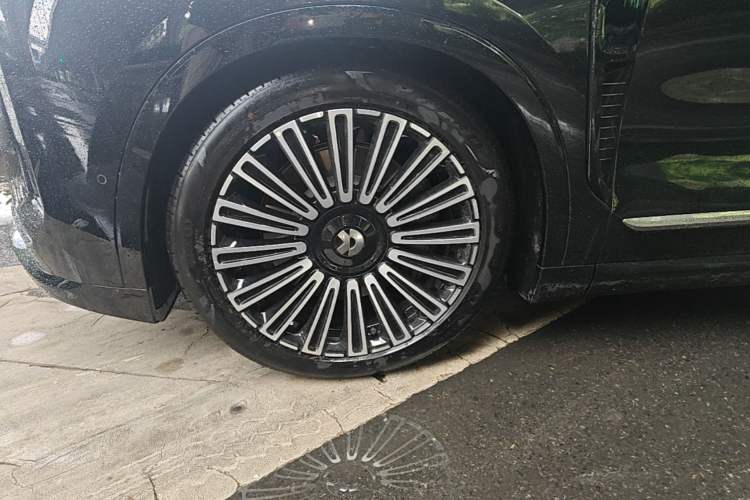 Used Nio ES8 2026 Model 6-seat Executive Luxury Edition Left Front Wheel Hub