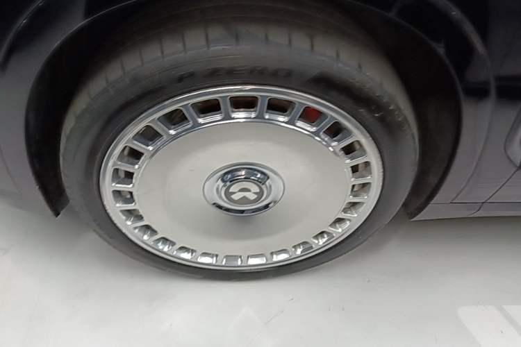 Used Nio ES8 2026 Model 6-seat Executive Signature Edition Left Front Wheel Hub