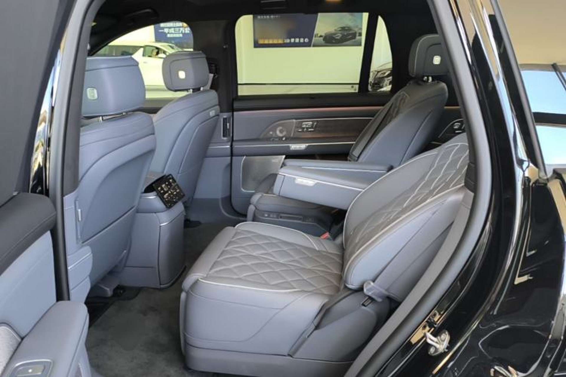 Used Nio ES8 2026 Model 6-seat Executive Luxury Edition Left Rear Seat