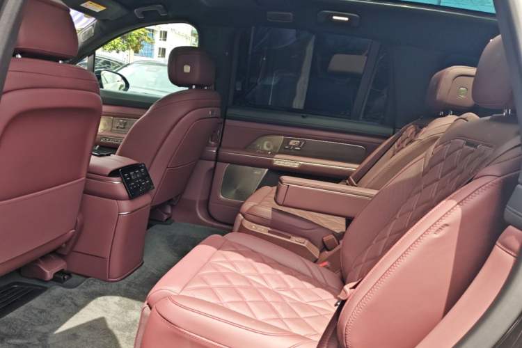 Used Nio ES8 2026 Model 6-seat Executive Signature Edition Left Rear Seat
