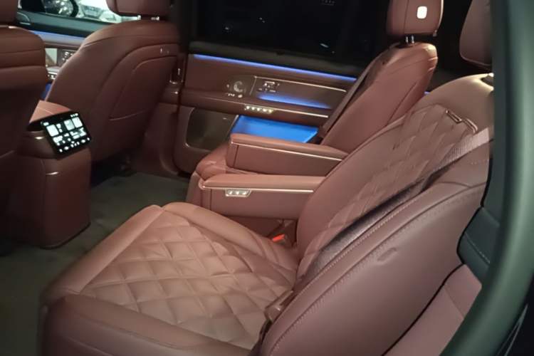 Used Nio ES8 2026 Model 6-seat Executive Signature Edition Left Rear Seat