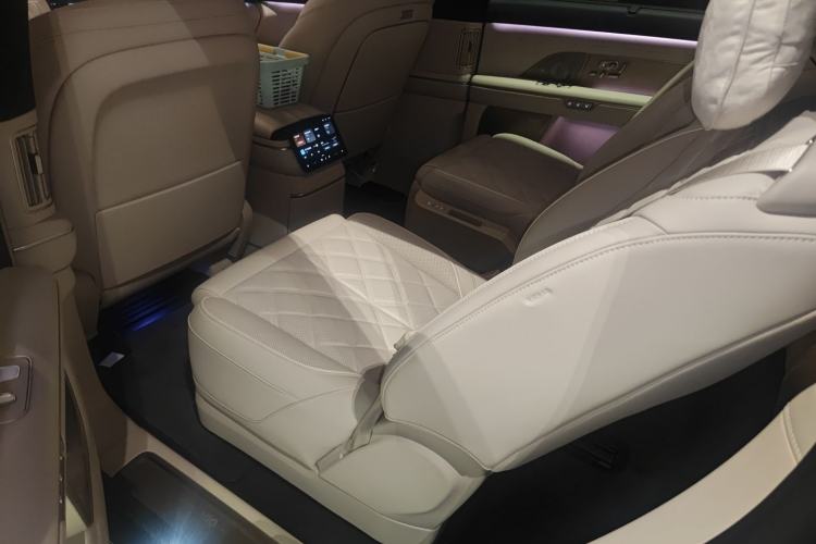 Used Nio ES8 2026 Model 6-seat Executive Luxury Edition Left Rear Seat