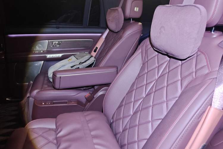 Used Nio ES8 2026 Model 6-seat Executive Signature Edition Left Rear Seat
