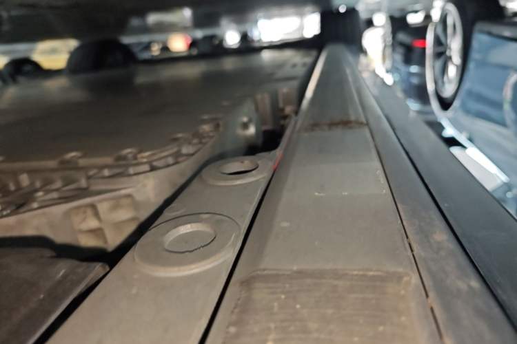 Used Nio ES8 2026 Model 6-seat Executive Luxury Edition Left Side Sill